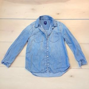 Gap kids Color Wash Fall Buttoned Denim Jacket Small
